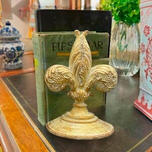 Melannco The Keeper Of Memories Fleur de Lis Bookend Statue